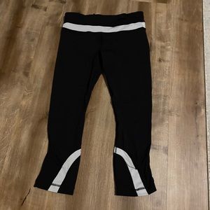 Lululemon crop leggings size 6